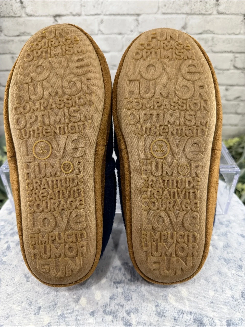 LIFE IS GOOD “Choose Kindness” Navy Blue Soft Plush Cozy Slippers - Boys 2💙EUC